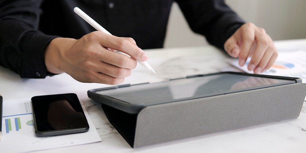 The Best Electronic Signature Apps For 2026 (Free + Paid)